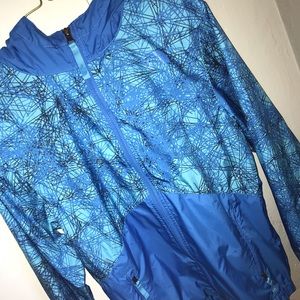 North face windbreaker youth large